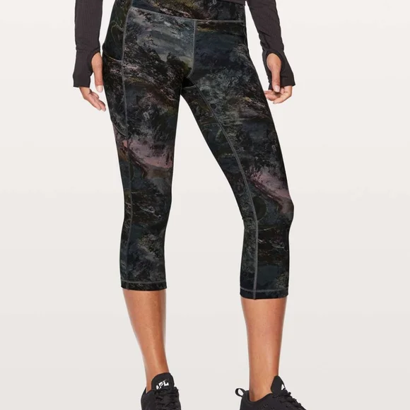 Lululemon Speed Up Crop - Picture 4 of 8